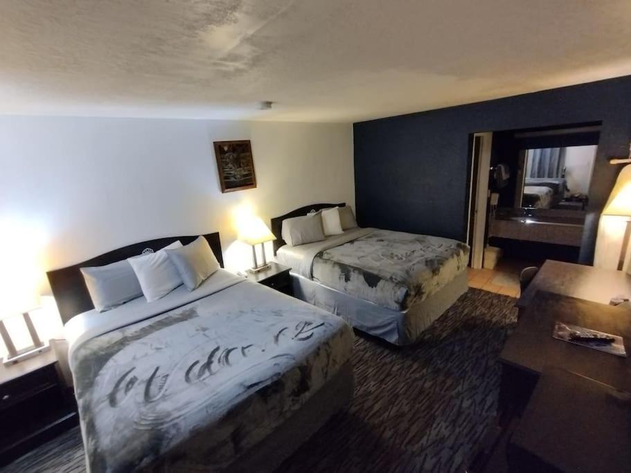 Hotel 2 Queen Beds Hotel Room 126 Wi-Fi Booking Stillwater Eksteriør bilde
